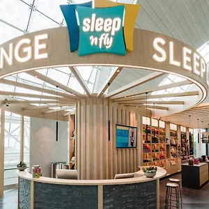 Sleep 'n Fly Sleep Lounge, B-gates Terminal 3 - Transit Only فندق-كبسولة دبي
