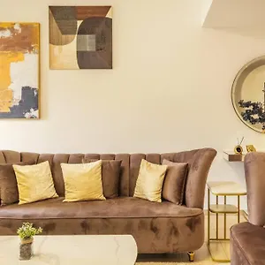 Leen Homes-jbr -spacious 4 Bedroom بيت ضيافة دبي